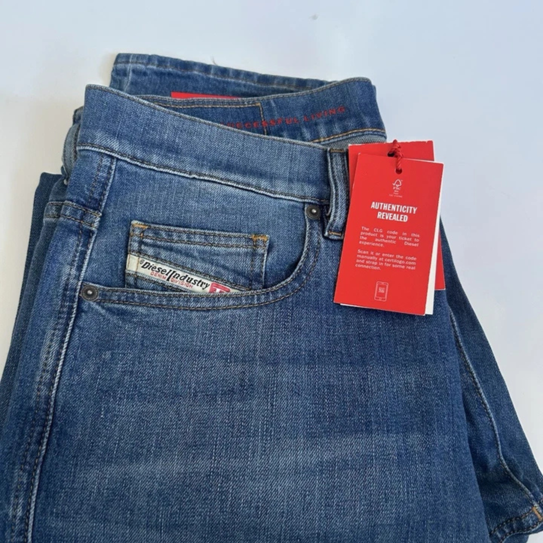 DIESEL Jeans Regular Fit Straight Leg Mid