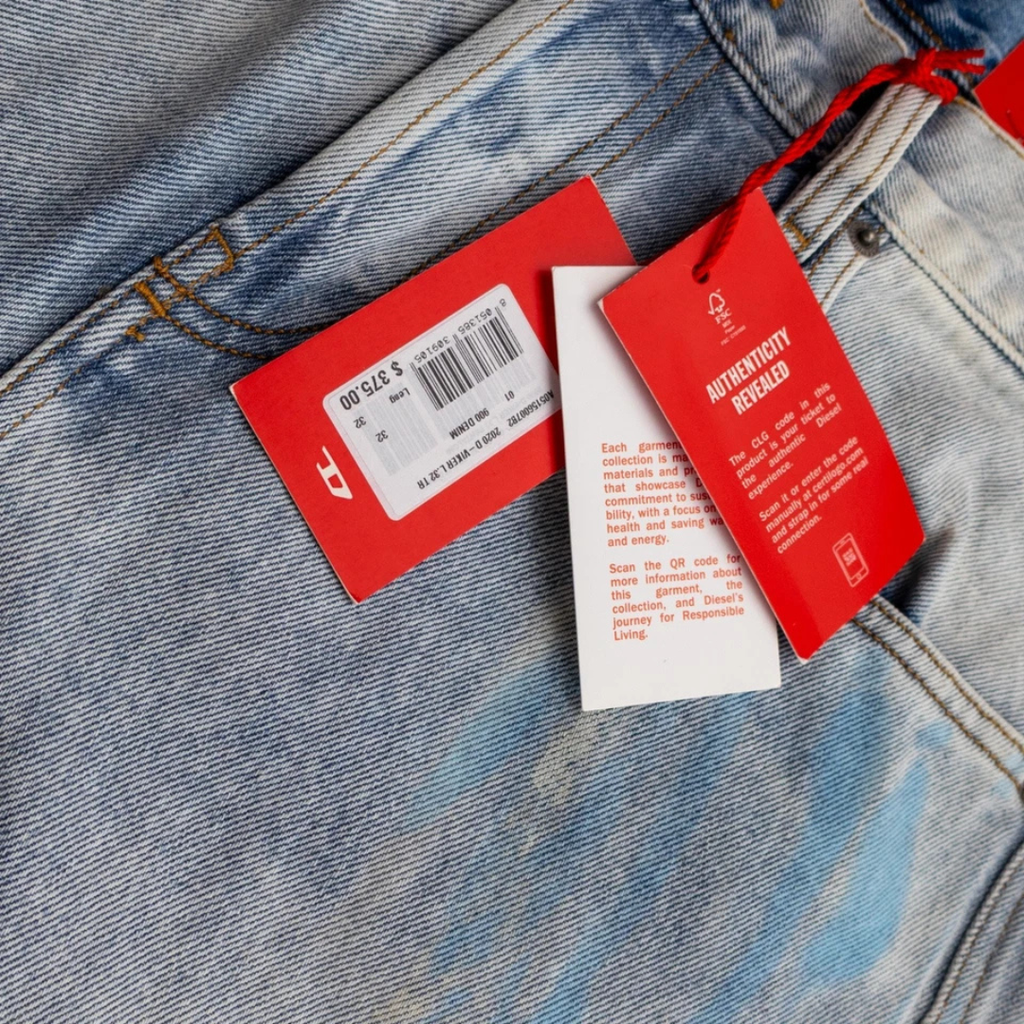 Diesel D-Viker 2020 Straight Leg Jeans Light Wash