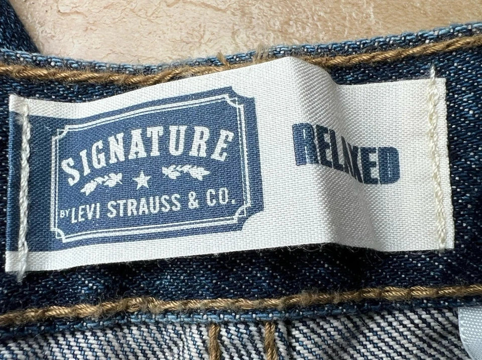 Signature by Levis Strauss Denim Blue Jeans Relaxed Fit